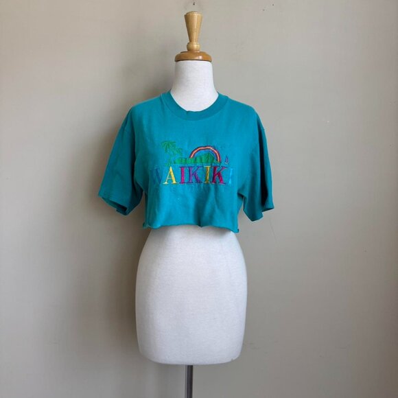VINTAGE 90s CROPPED EMBROIDERED HAWAII WAIKIKI BEACH TEE - M - Picture 1 of 4